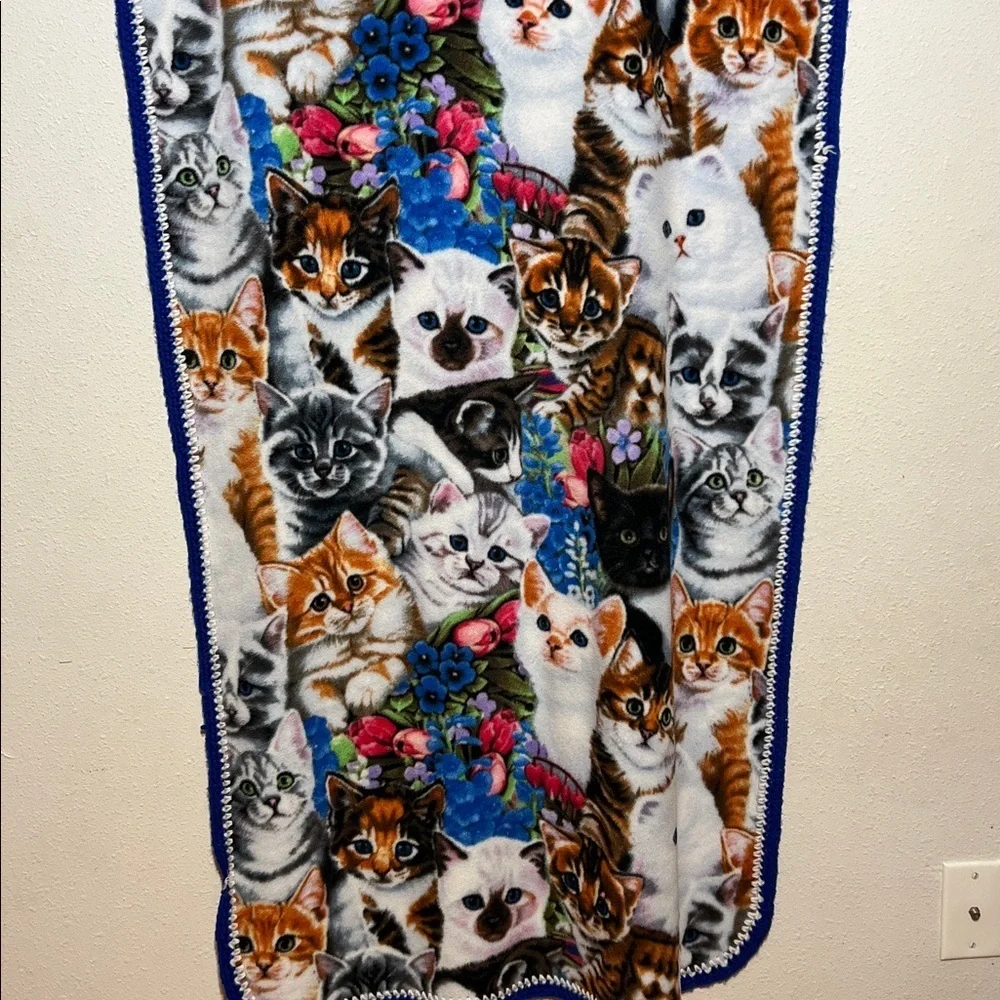 Vintage Colorful Fleeced Cat Print Blanket Approximately 30X55